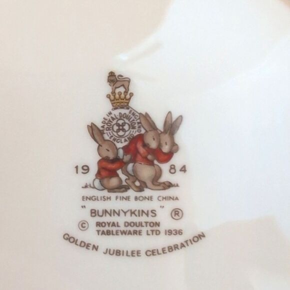 Vintage Royal Doulton Bunnykins Child's Plate and Cup Set - Picture 12 of 14